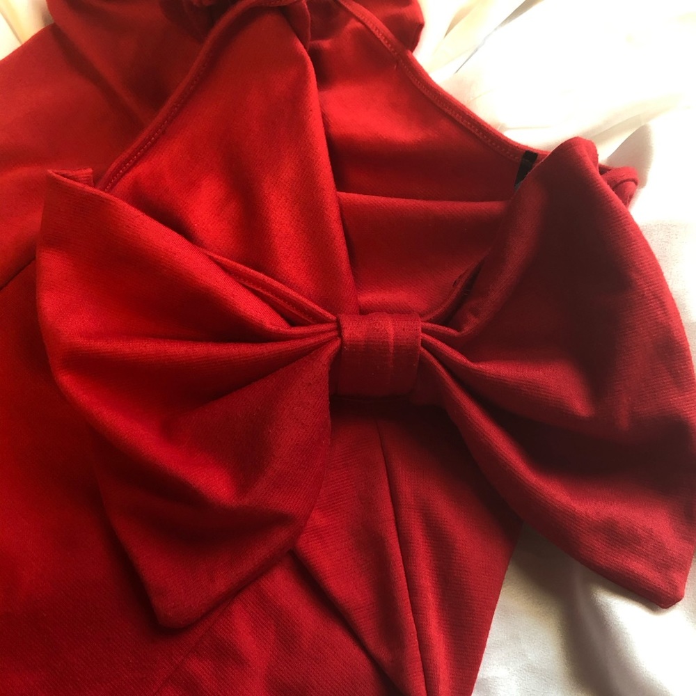 Boutique bow tie detailed dress